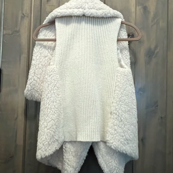 #3299.  A.N.A Cream Faux Sherpa/Ribbed Knit Vest w/ Draped Pointed Collar Size M - Picture 4 of 9